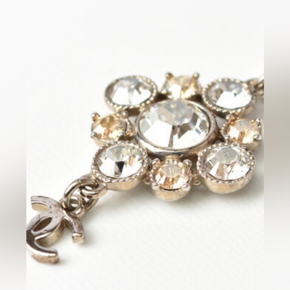 Chanel Silver CC Cluster Crystal Pendant Necklace - Picture 3 of 5